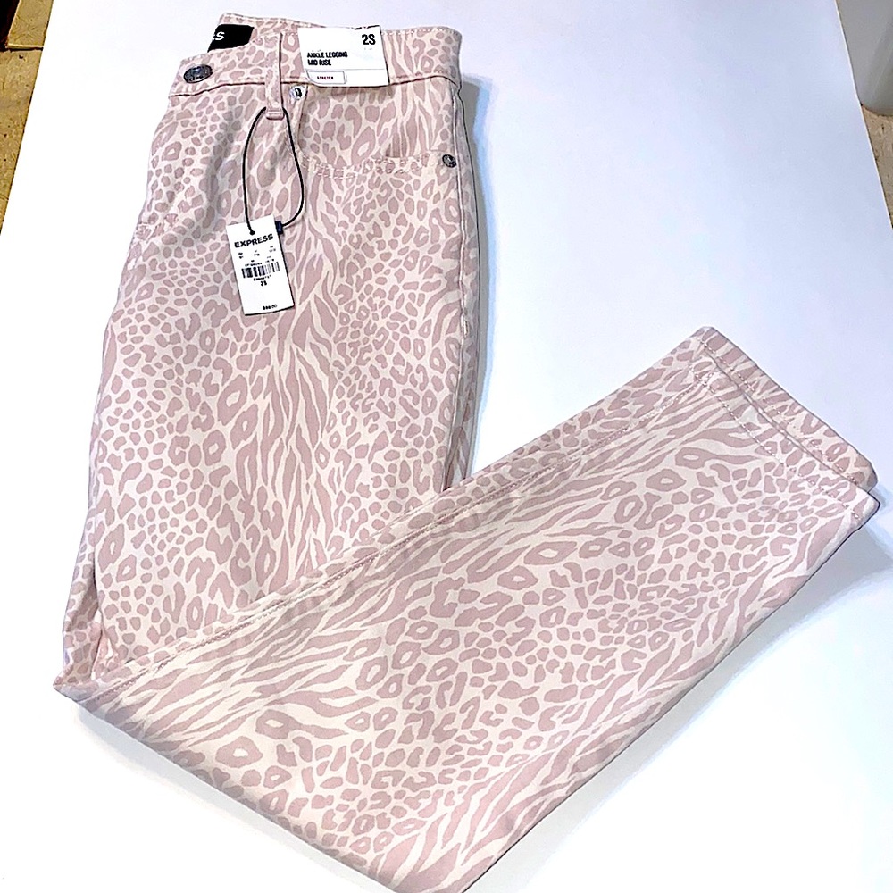 Express 2s ankle legging mid rise NWT white leopard